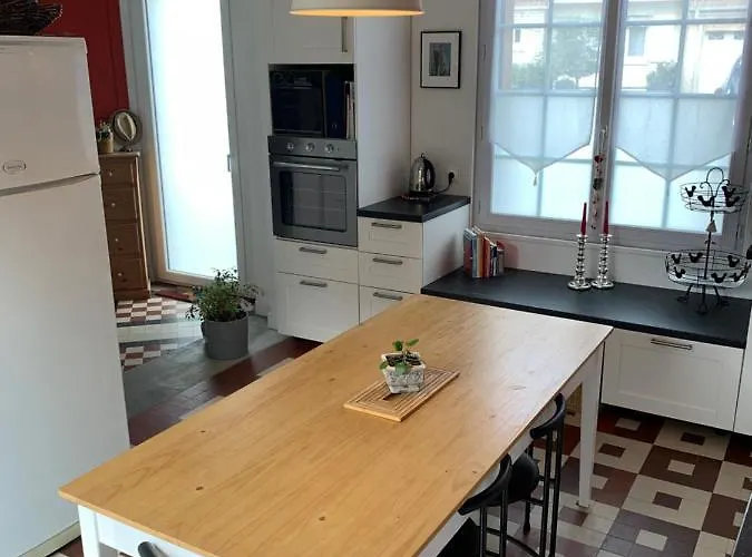 Chez Viviane بيت للعطل *